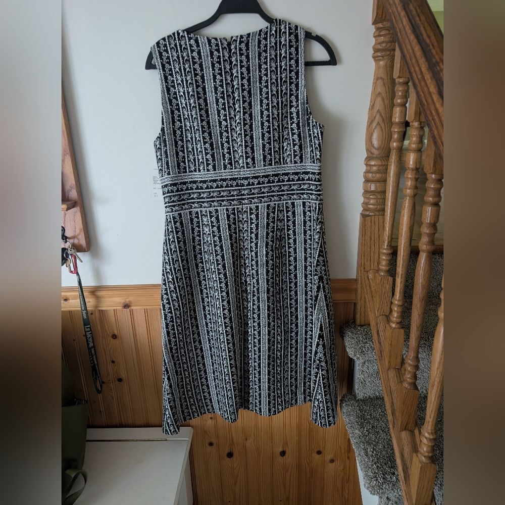 Adriana Papell Linen Blend Black White Embroidered Surplice Dress Size 14 - Picture 4 of 6